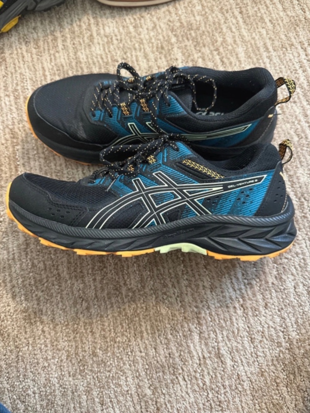 Men’s Asics Gel Venture 9